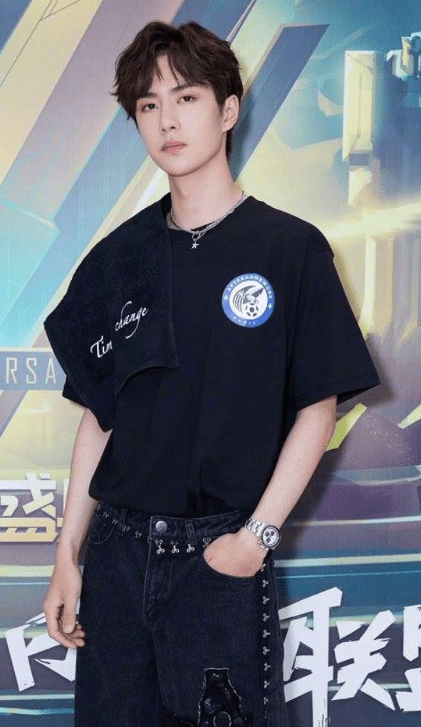 k1体育·(中国)官方网站Bape抄袭劳力士迪通拿新款明日发售王博看了会流泪(图6)