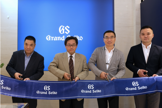 k1体育Grand Seiko冠蓝狮入驻上海钟表商店(图1)